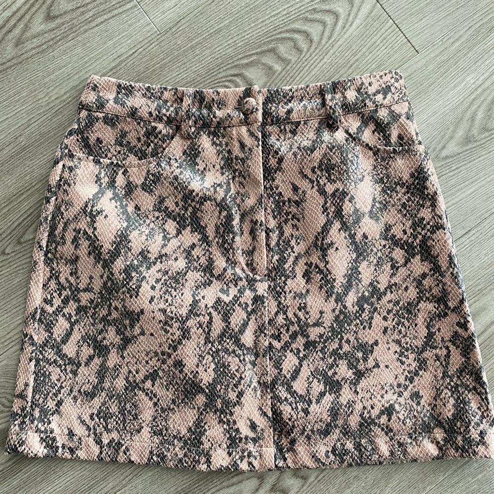 Pink Snake print mini skirt, size s.